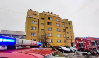 Pożar mieszkania na osiedlu Przytorze: Ogromne zadymienie i nieprzytomna kobieta. Kulisy akcji strażaków [Foto]