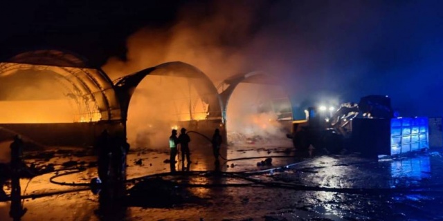 Ogień w PSZOK-u w Rozannie. Na miejscu 14 zastępów straży pożarnej