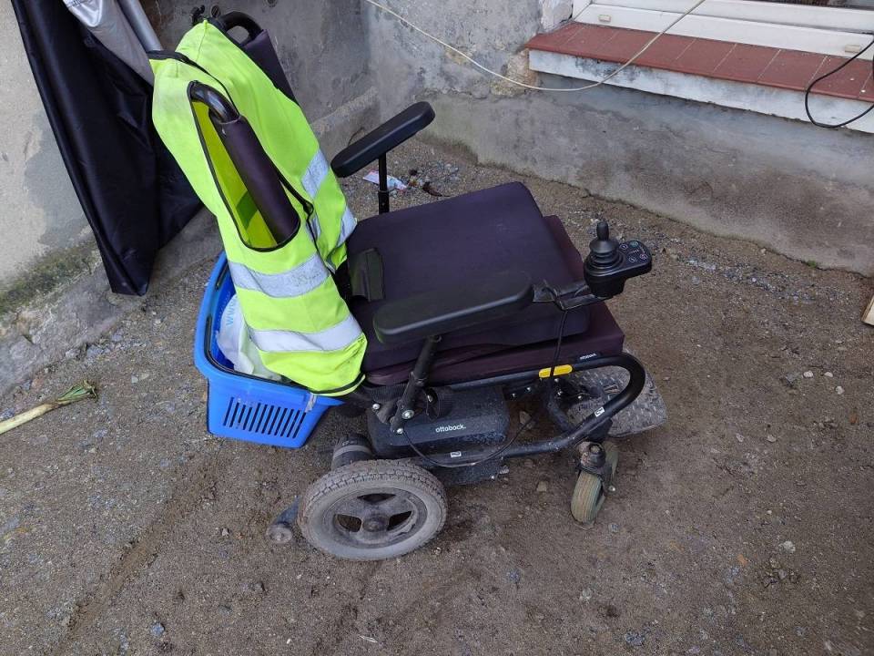 Ukradli wózek inwalidzki, bo ...nie chcieli wracać do domu pieszo