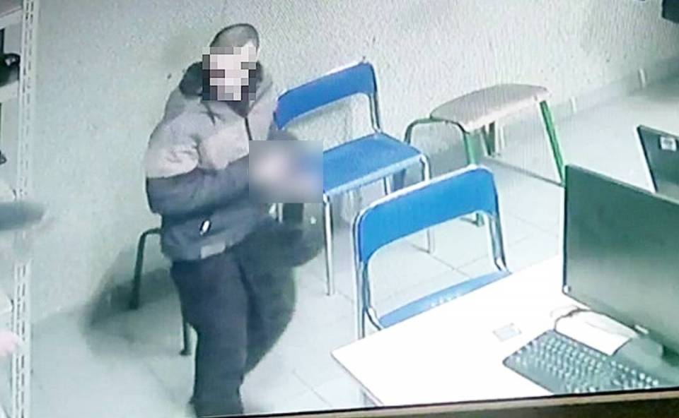Tak bardzo pragnął zatrzymania, że sięgnął... do majtek! To co z nich wyjął zapewniło mu nockę w policyjnym areszcie