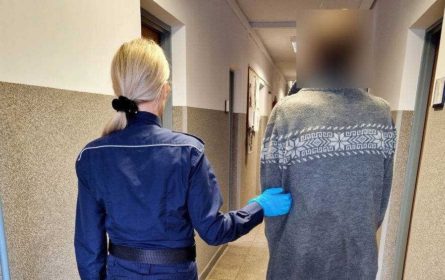 Blisko 5 promili sklepowego złodzieja! 46-latek wypił wszystko to co ukradł
