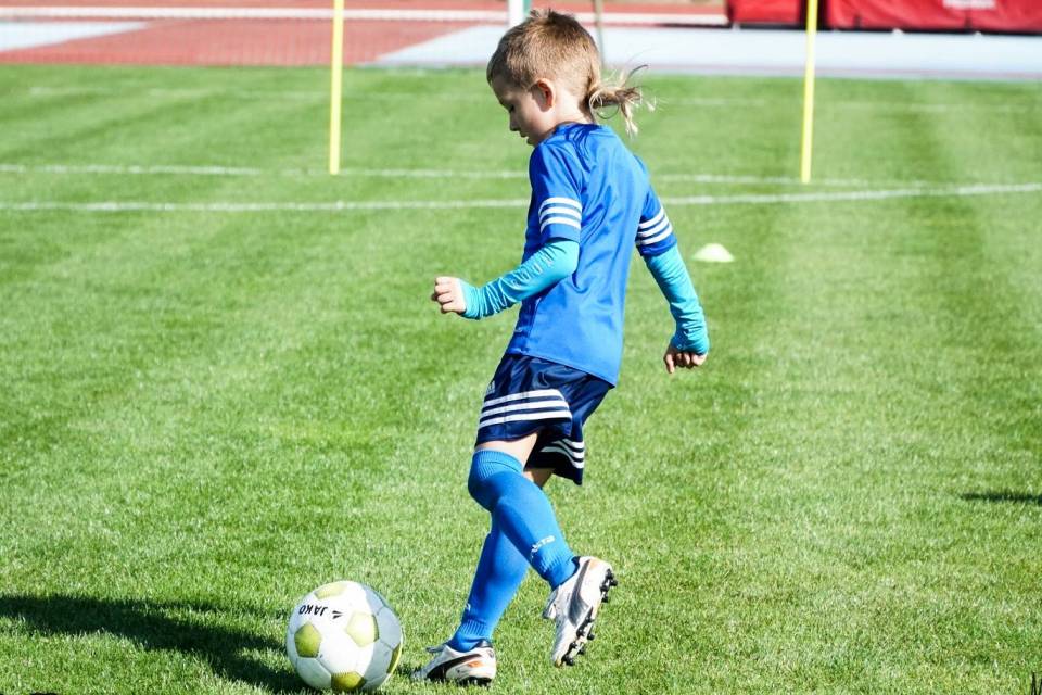 Sokół Lutomiersk ogłosił nabór do sekcji piłki nożnej dla dzieci z roczników 2013 i 2014